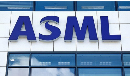 ëÅ ´ëÅë·É¿¡ ÀÌÀç¿ë¡¤ÃÖÅ¿øµµ ã¾Æ°¡´Â ASML¡¦`½´ÆÛÀ»`·Î ºÒ¸®´Â ÀÌÀ¯´Â? ëÅ ´ëÅë·É¿¡ ÀÌÀç¿ë¡¤ÃÖÅ¿øµµ ã¾Æ°¡´Â ASML¡¦`½´ÆÛÀ»`·Î ºÒ¸®´Â ÀÌÀ¯´Â?